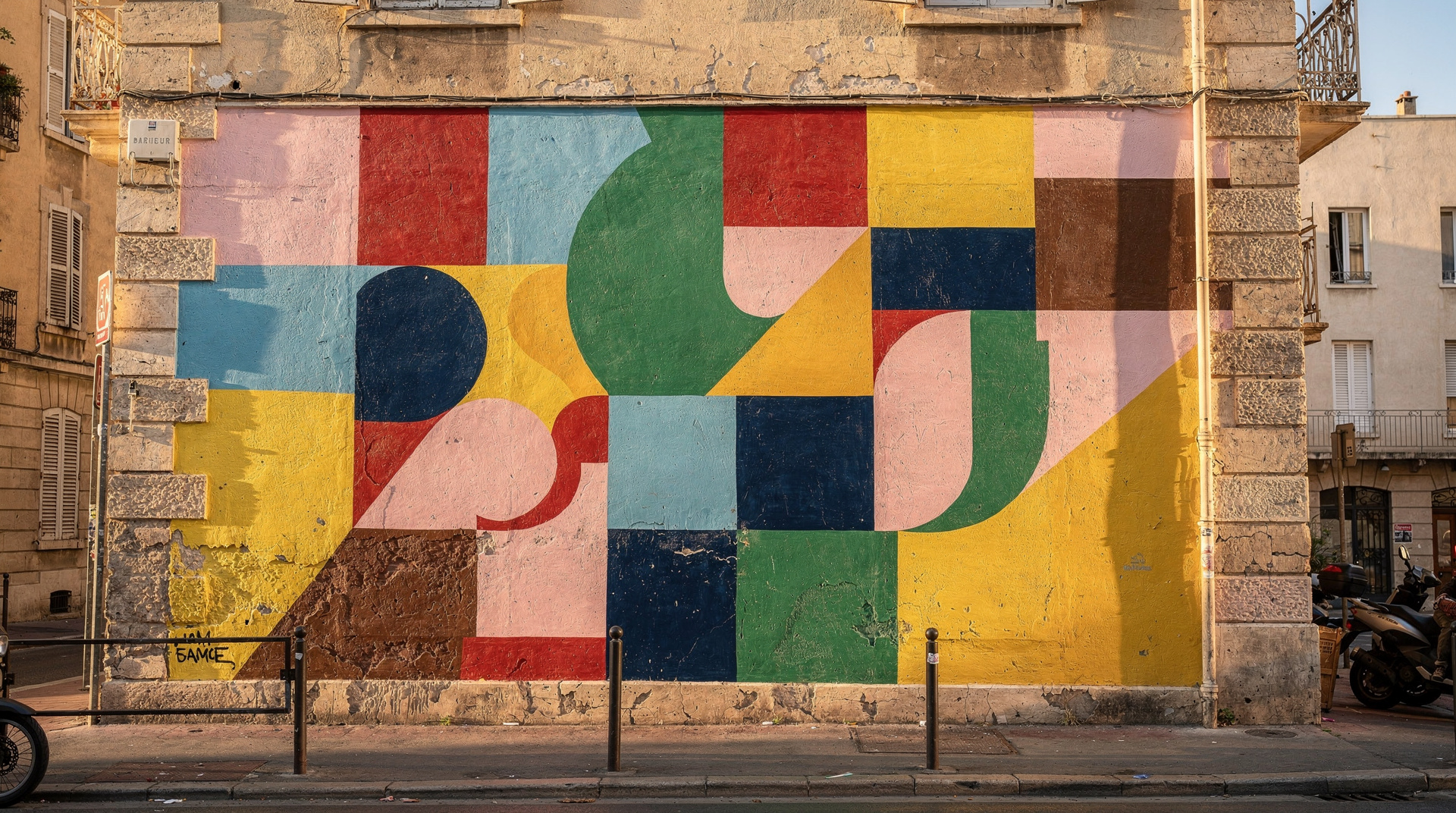 Marseille Street-Art-Spaziergang — eine selbstgeführte Cours-Julien-Route — Selbstgeführter Street-Art-Spaziergang durch Cours Julien: welche Wandbilder man