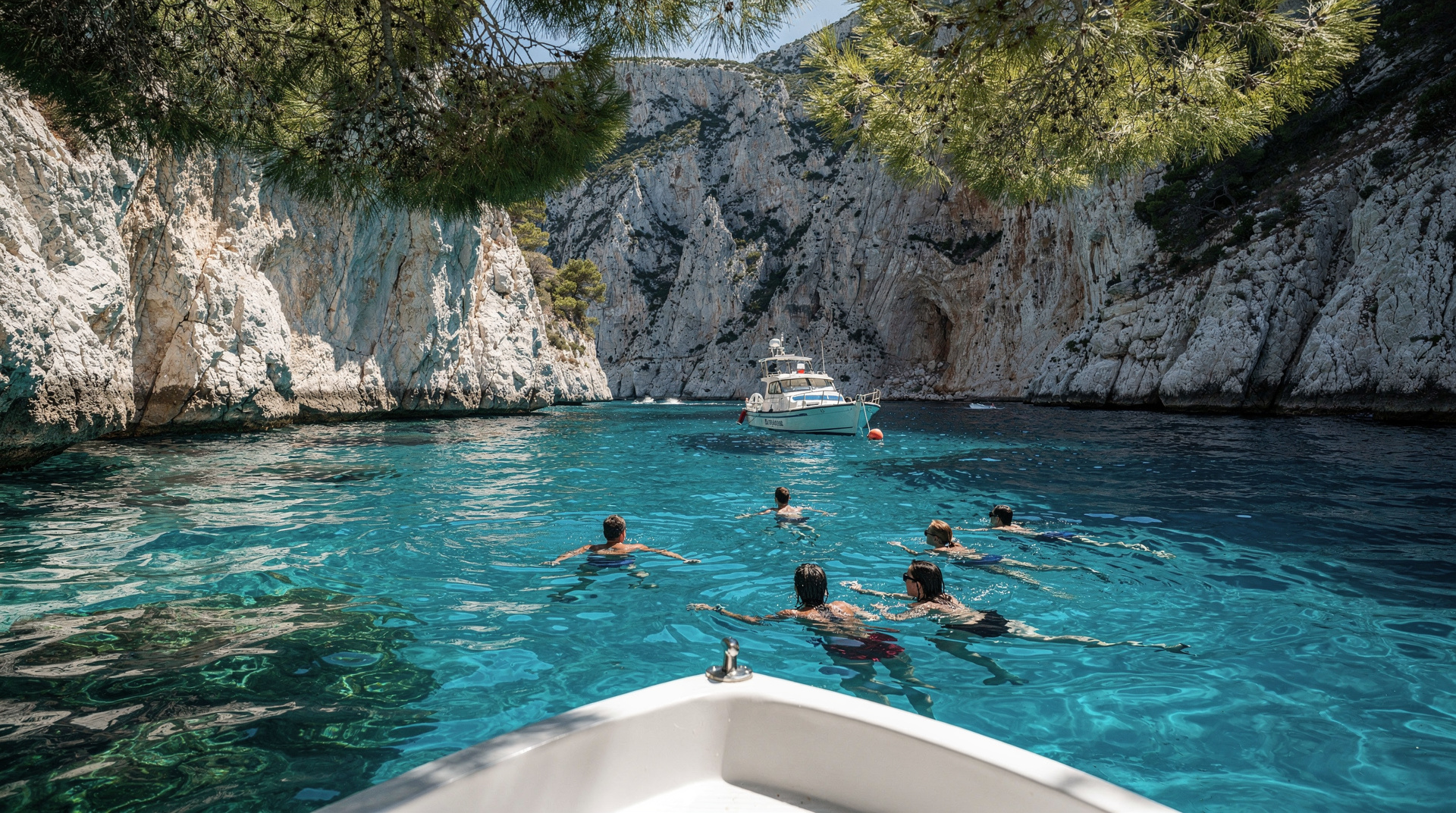 Calanques-Bootstouren mit Schwimmen: was wirklich anhält, Wasser-Realität und Kinder — Calanques-Bootstouren mit Schwimmstopp: welche wirklich anhalten, Wassertemperat