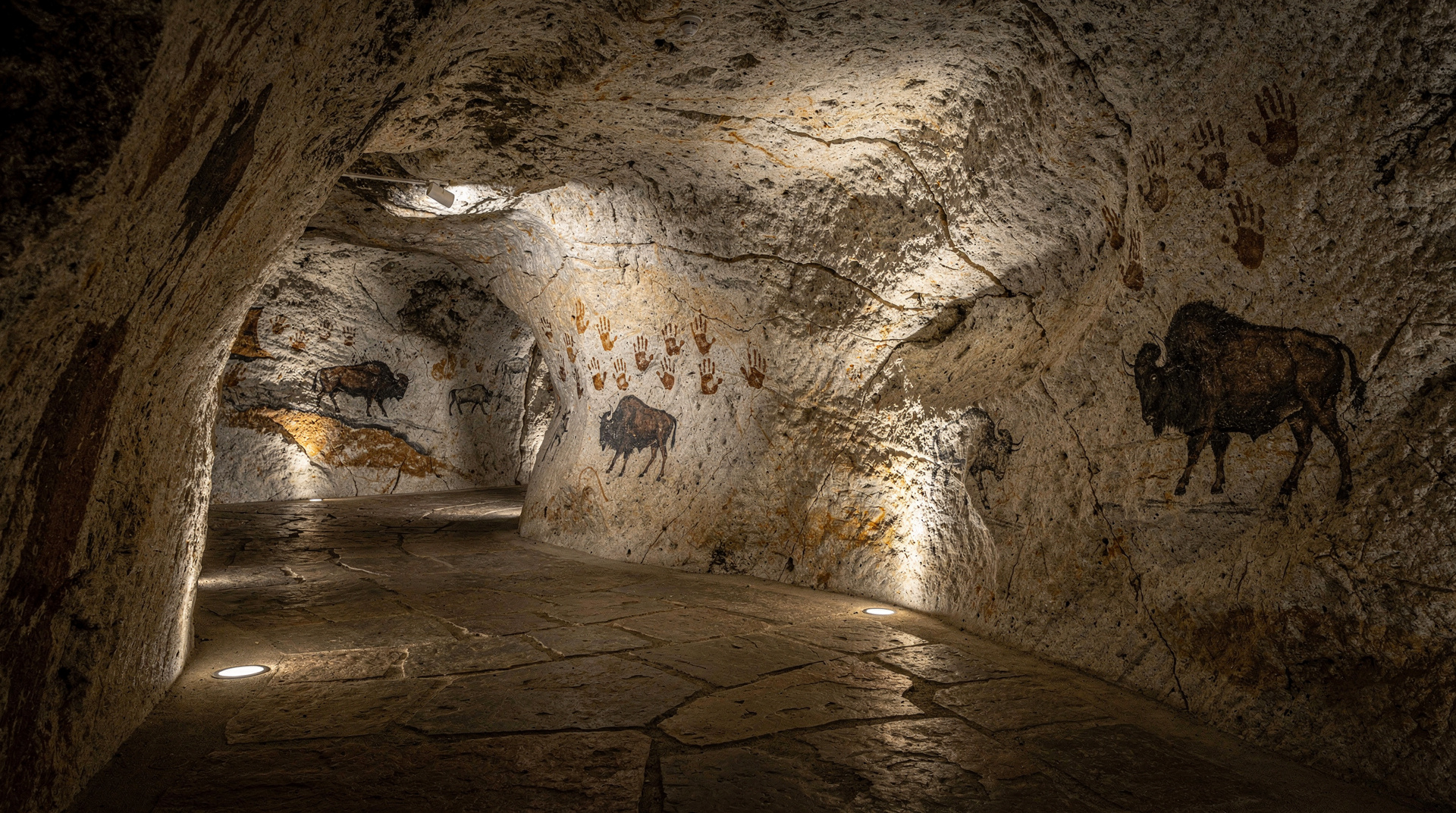 Cosquer Méditerranée: die prähistorische Höhlenreplik in Marseille — Cosquer Méditerranée in der Villa Méditerranée — originalgetreue Replik der 27.0