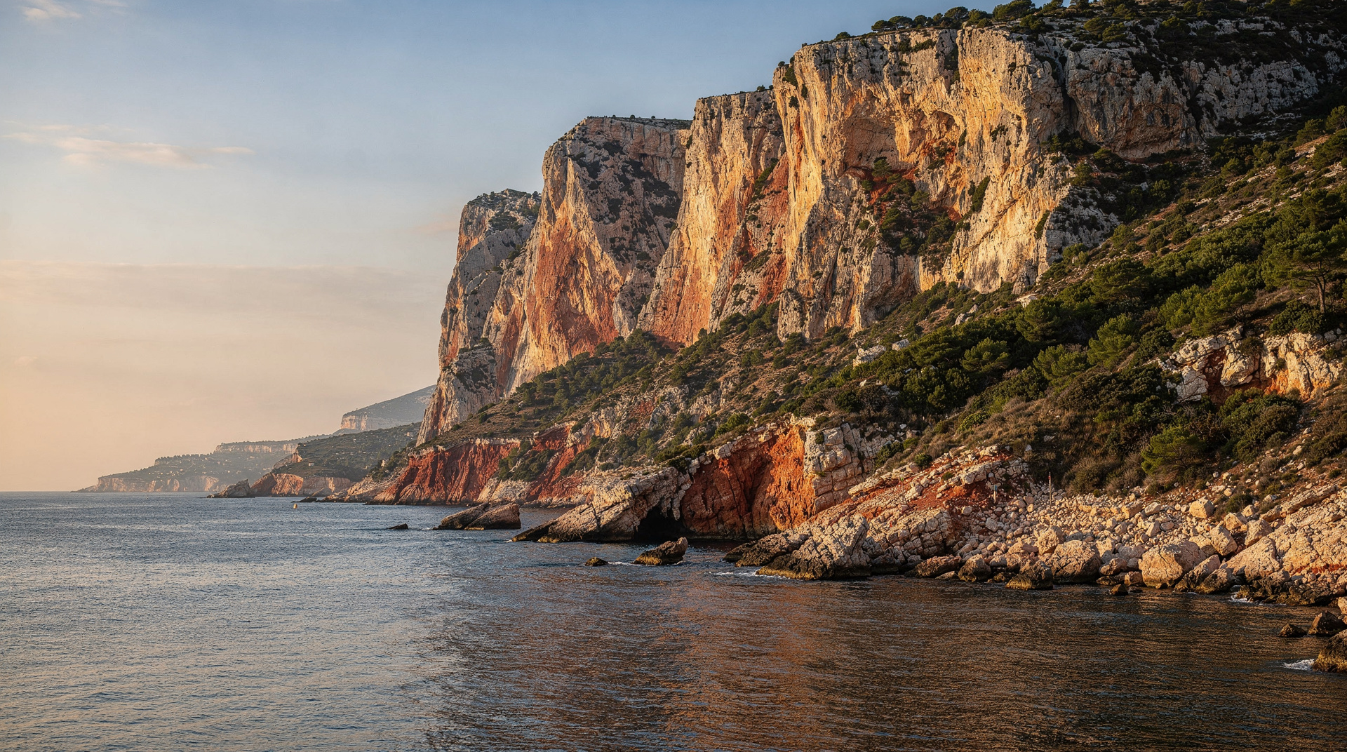 Wanderung auf den Cap Canaille: Frankreichs höchstes Meereskliff über Cassis — Cap Canaille über Cassis — 394 m Küstenkliff, Route des Crêtes, Sémaphore-Aussic