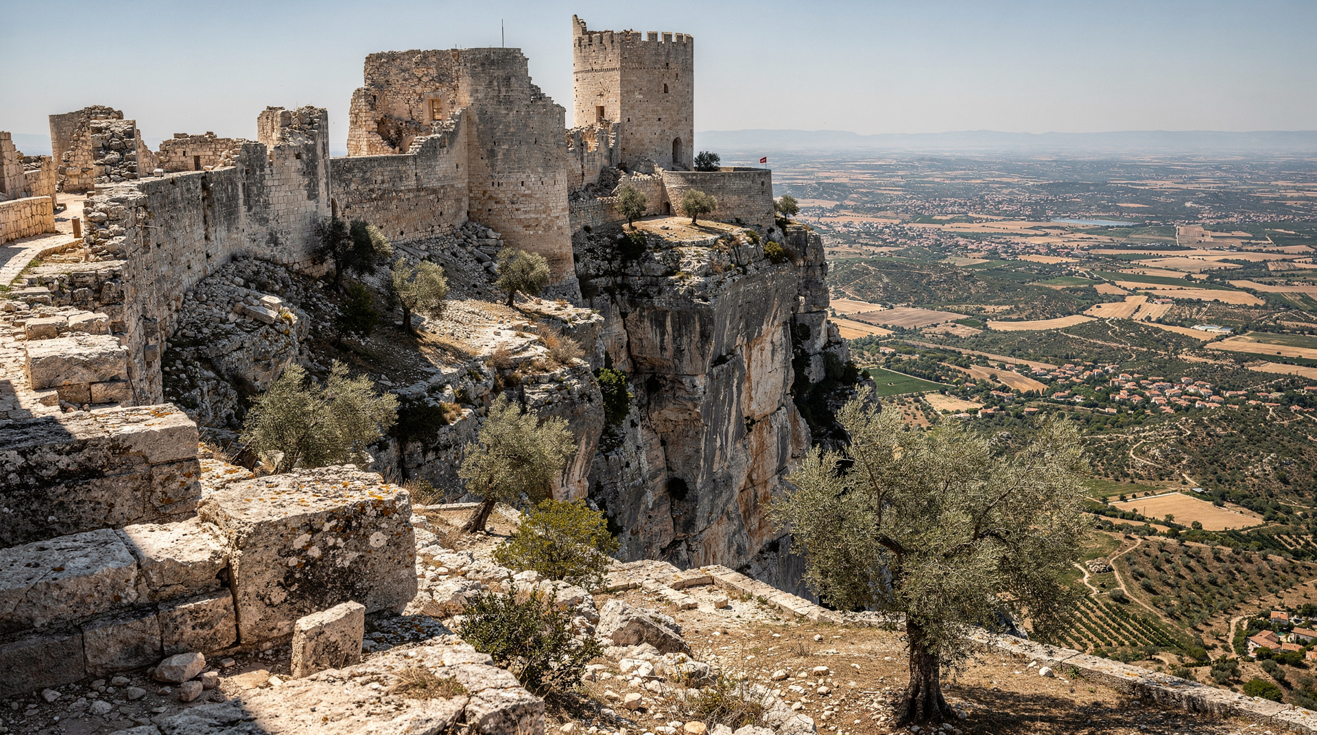 Les Baux-de-Provence und Saint-Rémy als Tagesausflug ab Marseille — Les Baux und Saint-Rémy ab Marseille — Burgruine, Carrières des Lumières Picasso