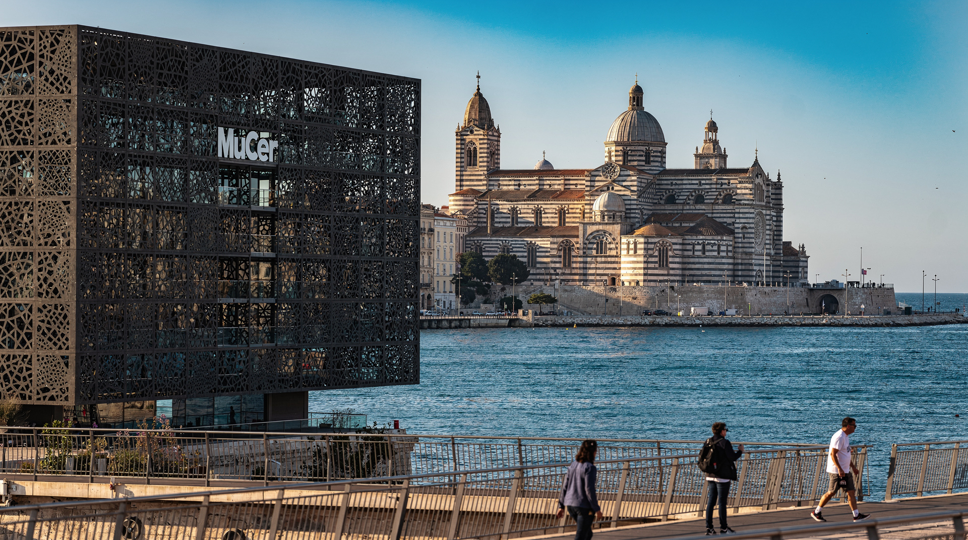 Marseille Architekturguide: von griechischer Antike bis Norman Foster — Marseilles Architekturgeschichte — MuCEM, Cité Radieuse, Ombrière, Tour CMA-CGM,