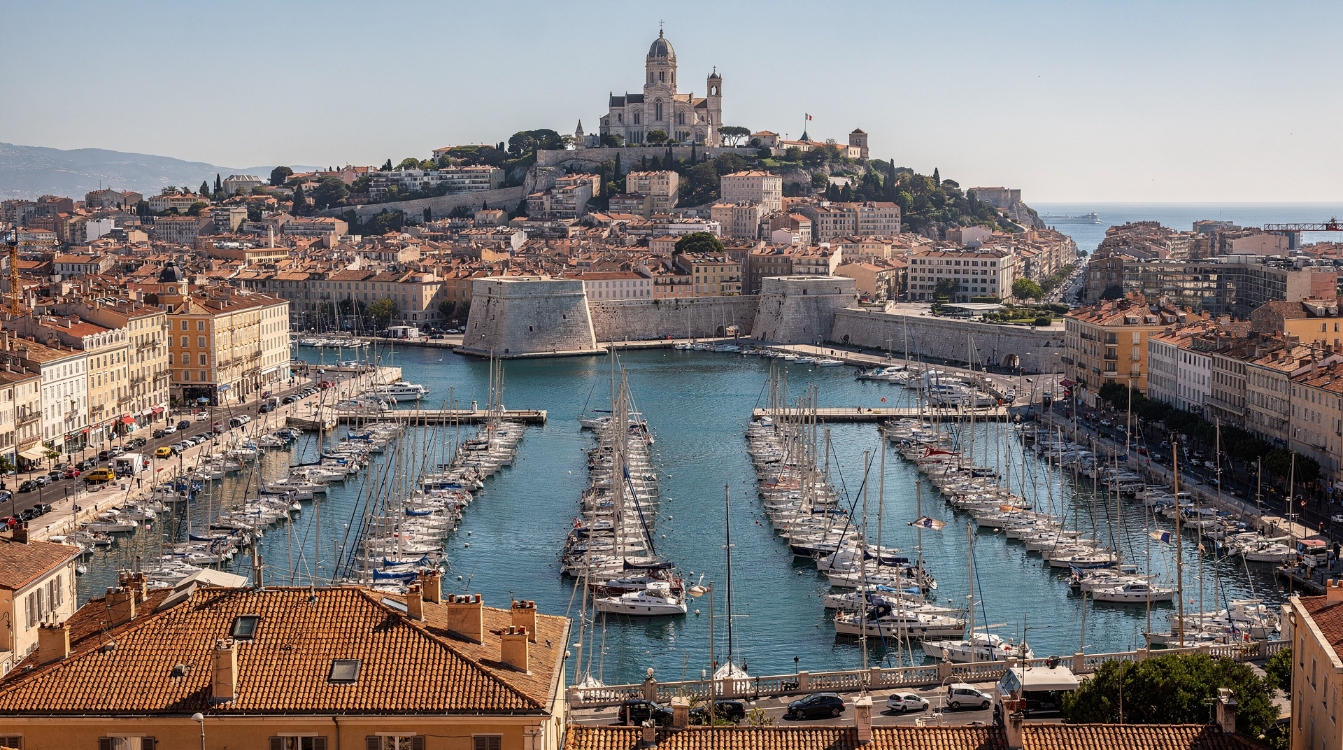 Marseille für Erstbesucher: was Sie erwartet, was Sie überspringen — Was Erstbesucher vor Marseille wissen müssen — Erwartungen vs. Realität, Pflicht