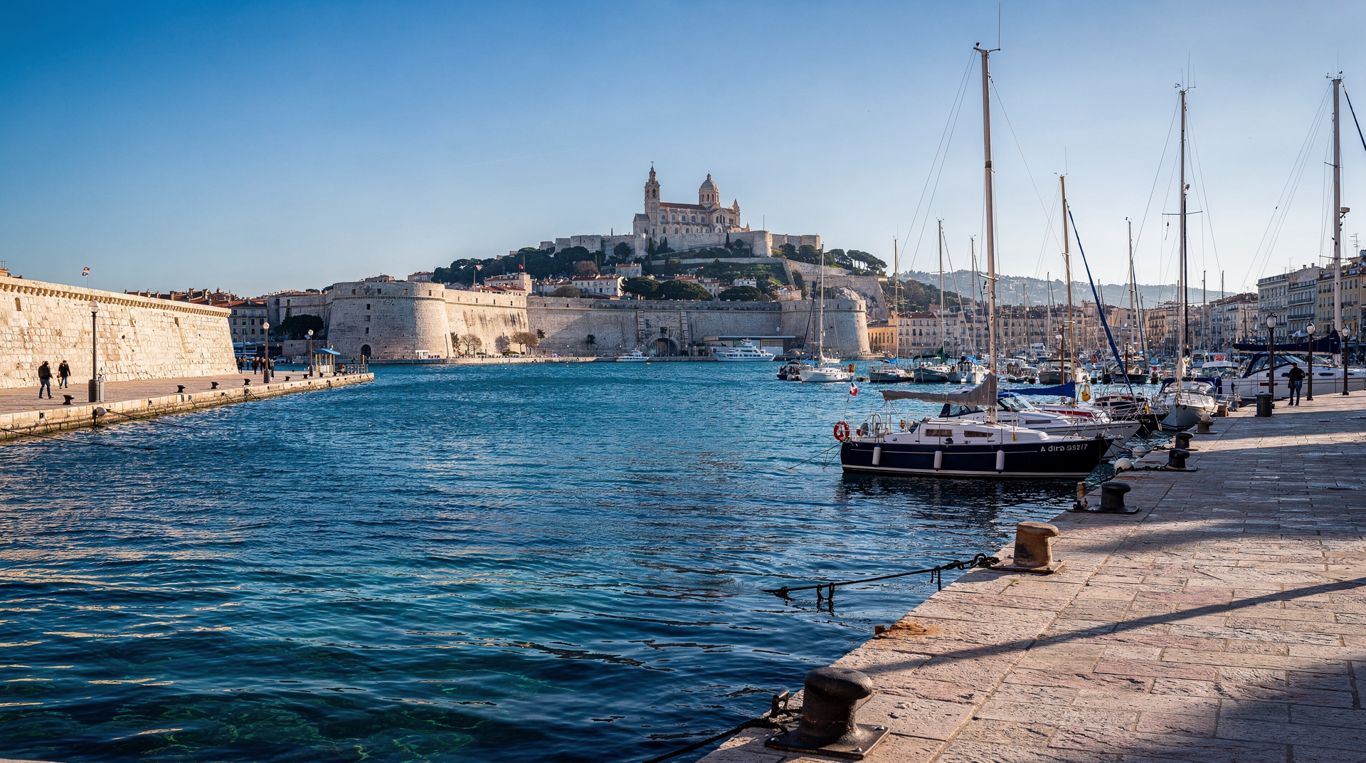 Marseille im Winter: der unterschätzte Reisezeitraum — ehrlicher Guide — Marseille im Winter: mildes Wetter, halb so viele Touristen, günstigere Preise, 